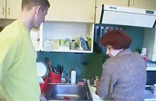 XXX Tóc vàng, trong vớ trắng, làm Bằng tay với các chàng trai