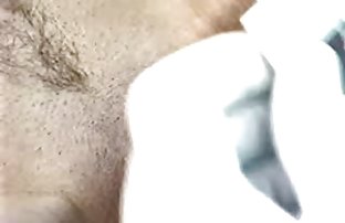 XXX Núm vú trồng trên những con gà trống trên chiếc giường