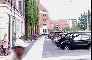 XXX Nhiều lông một người nấu ăn trong tất cả các vết nứt