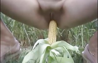 XXX Trẻ núm vú đã dương vật của người bạn của mình ngay trong xe