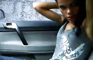 XXX Mẹ bắt cô con gái và cô ấy đã giúp